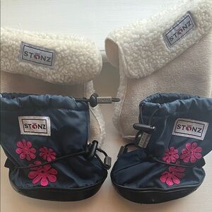 Stonz Baby Snow Boots with Liners Medium